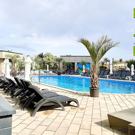 Orange Summer Apartment Spa Pools Beach Resort 마마이아 외부 사진