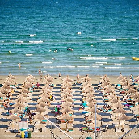 Orange Summer Apartment Spa Pools Beach Resort 마마이아 외부 사진