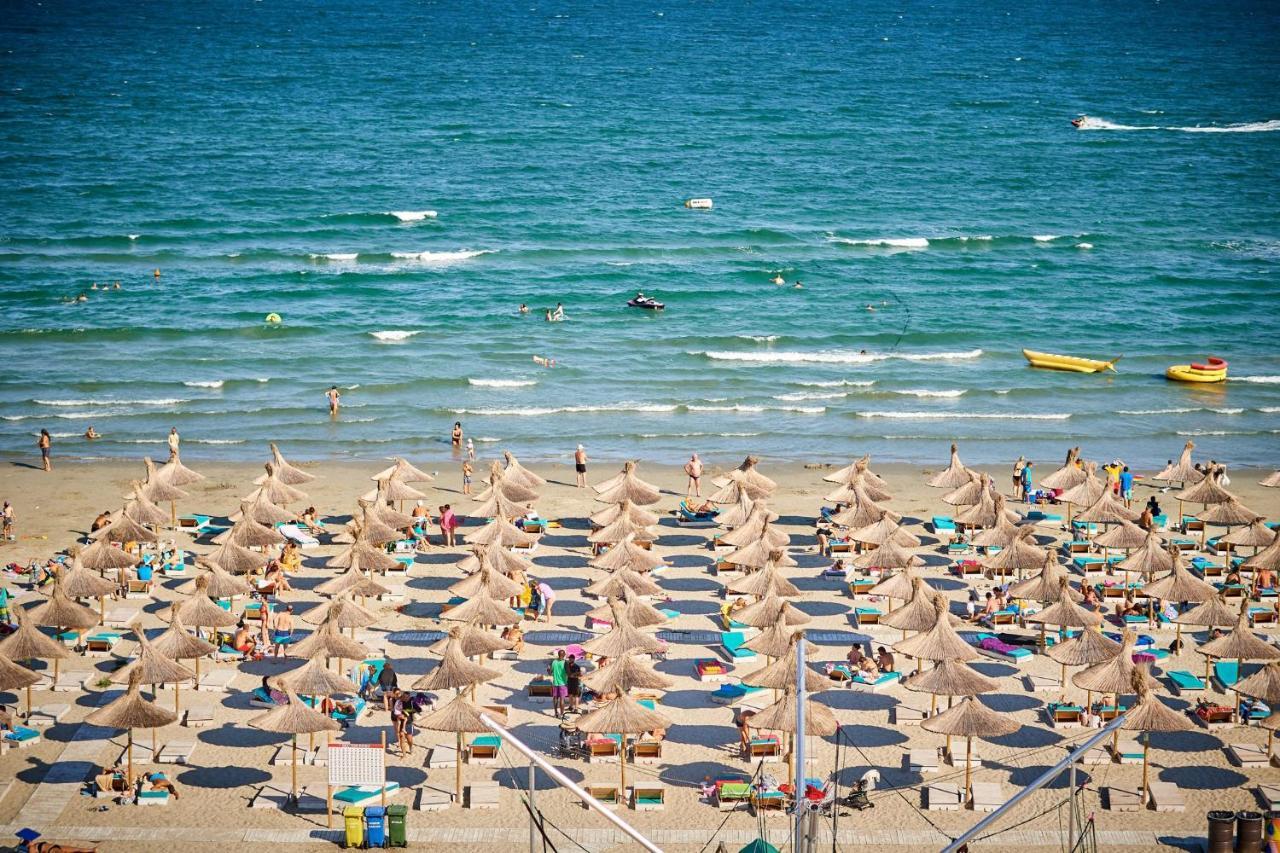 Orange Summer Apartment Spa Pools Beach Resort 마마이아 외부 사진