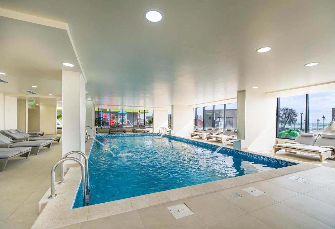 Orange Summer Apartment Spa Pools Beach Resort 마마이아 외부 사진