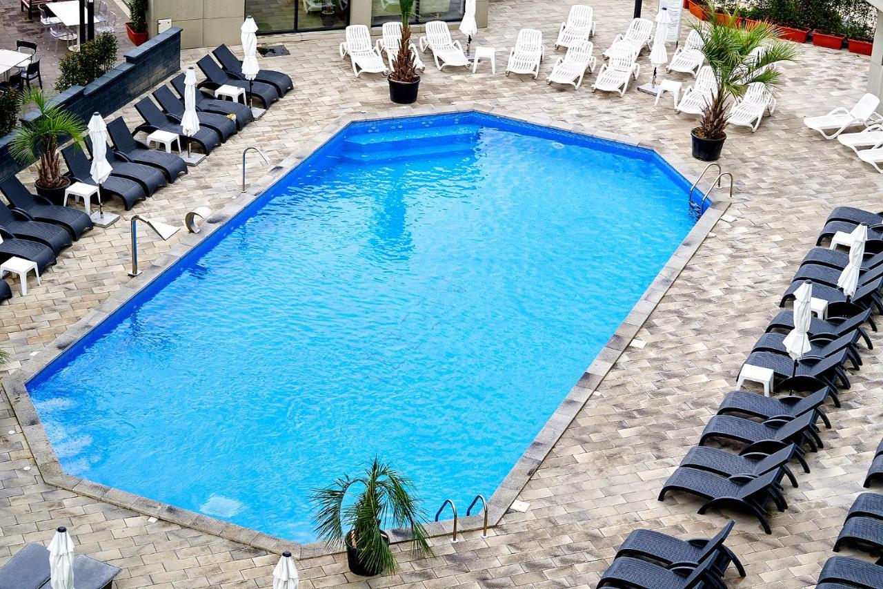 Orange Summer Apartment Spa Pools Beach Resort 마마이아 외부 사진